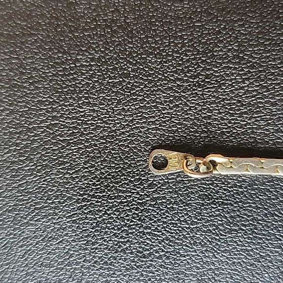 Gold Tone Chain Necklace - Picture 4 of 6